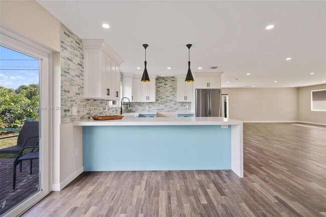 Building Photo - 6701 SW 49th Terrace