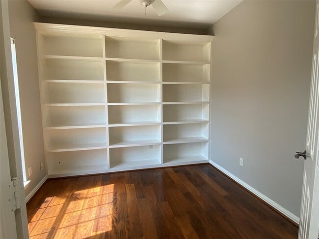 Building Photo - 1544 Commerce Dr