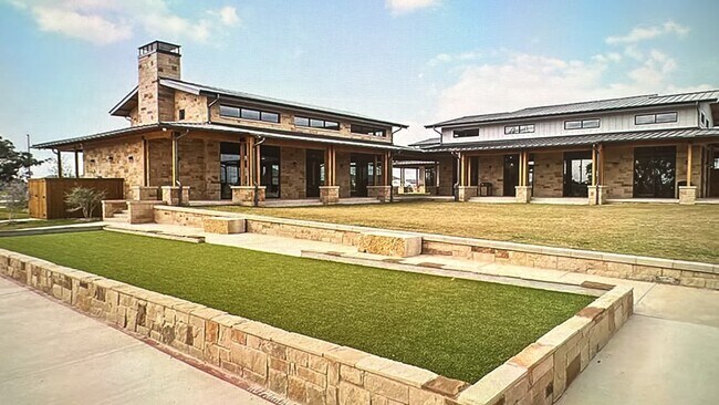 Building Photo - 21150 Boulder Flts