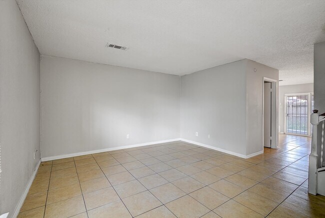 Building Photo - 5825 W Tidwell Rd