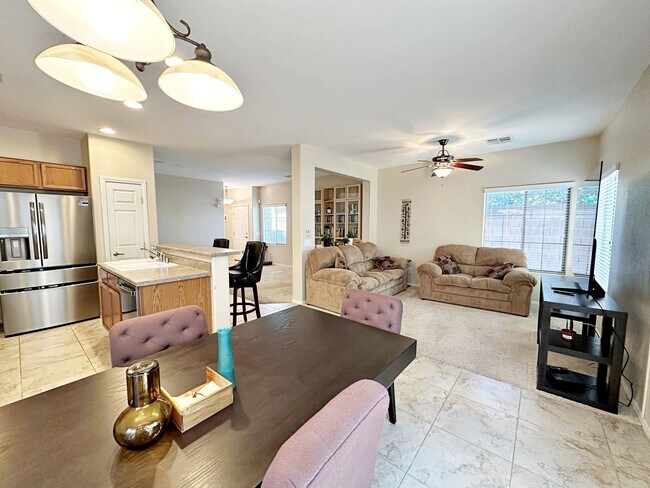Building Photo - 3 BEDROOM + LOFT HOME IN GATED COMMUNITY I...