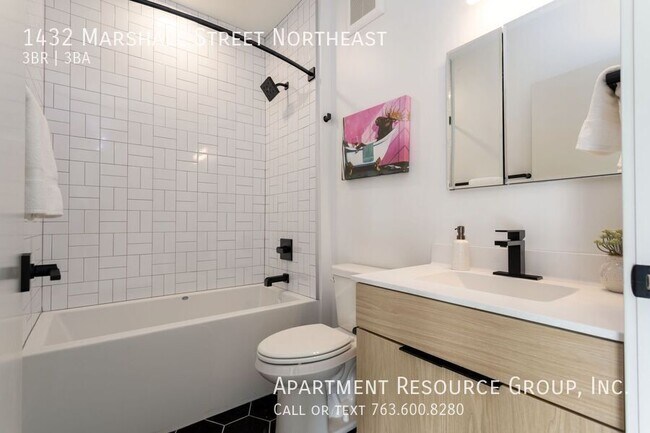 Building Photo - 1432 Marshall St NE