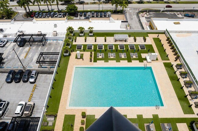 Building Photo - 5300 Paseo Blvd