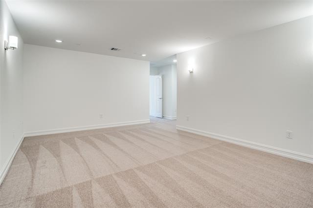 Building Photo - 1600 Tyler Dr