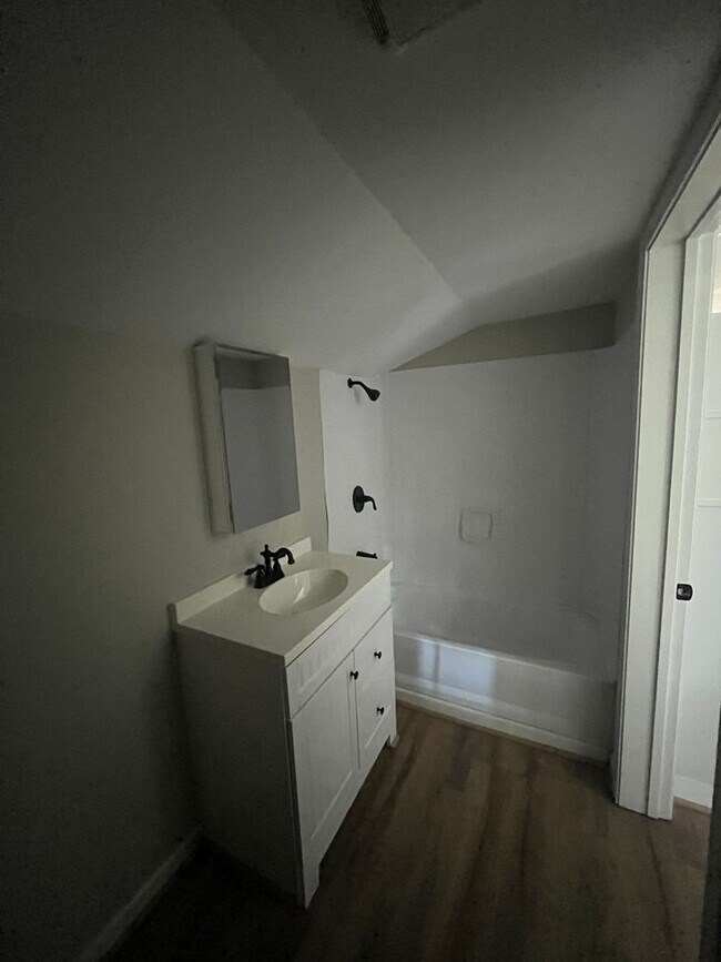 Building Photo - 177 Eastrbook Dr