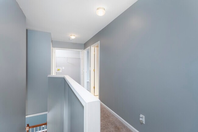 Building Photo - 2601 Potomac Ct
