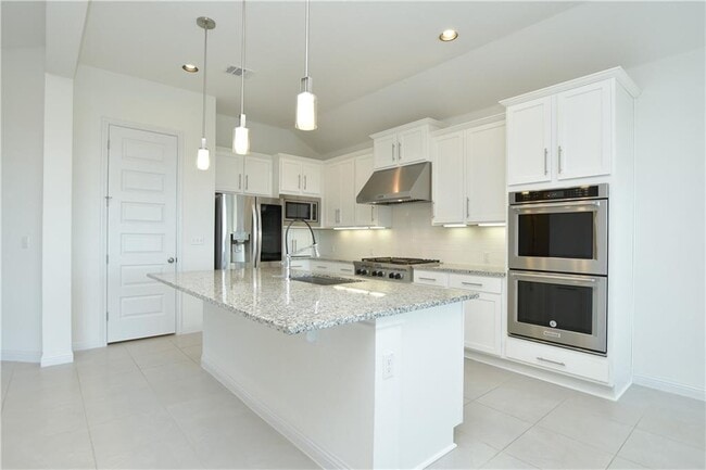 Building Photo - 413 Maialina Cove