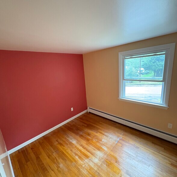 Building Photo - 15 Acer Heights Rd