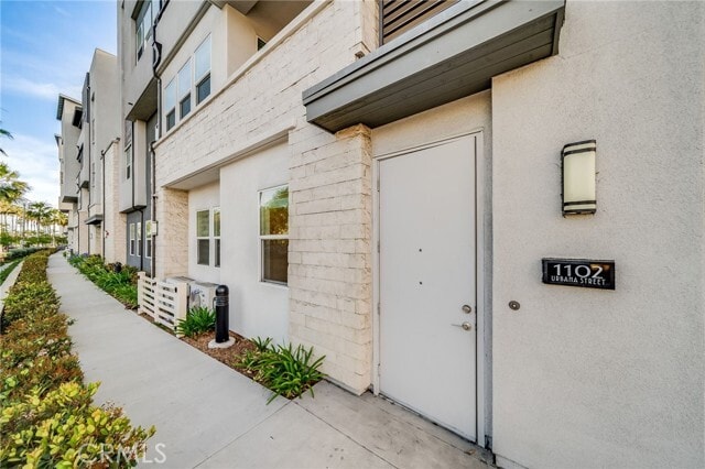 Building Photo - 1102 S Urbana St