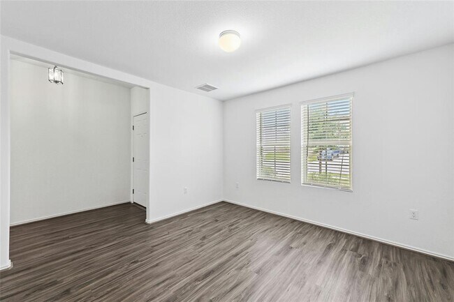 Building Photo - 11813 Roscommon Trl