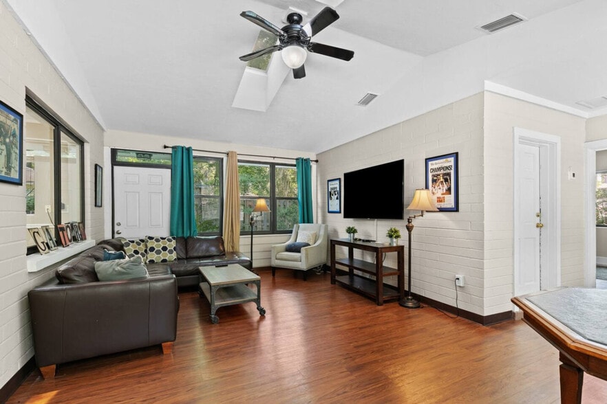 Building Photo - 1929 NW 7th Ln