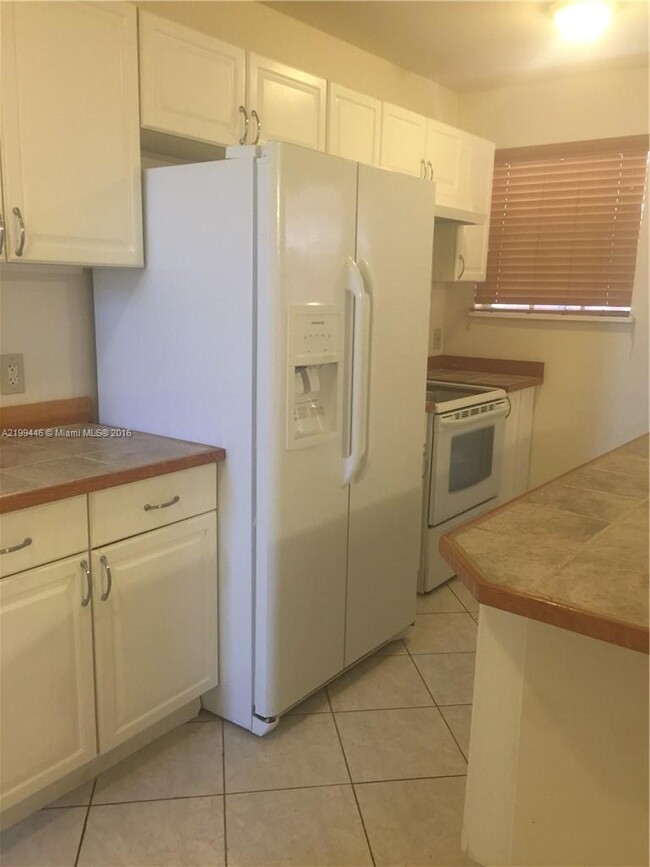 Building Photo - 3 bedroom in Opa Locka FL 33054