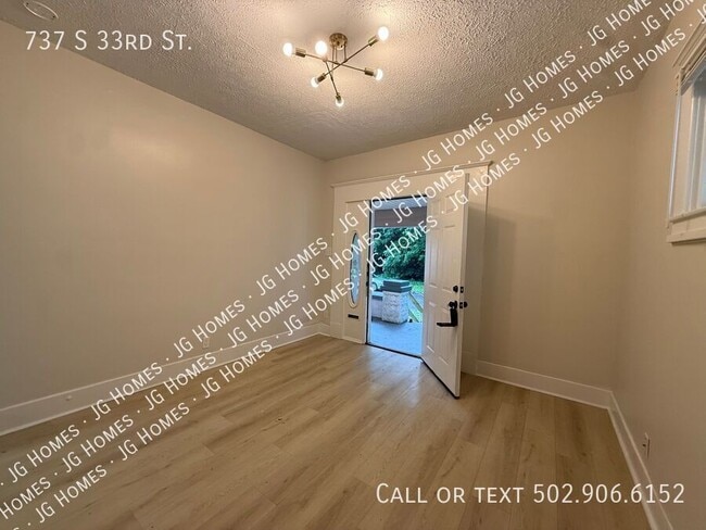 Building Photo - 737 S 33rd St