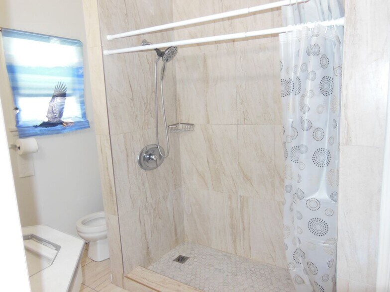 Building Photo - 307 N Howard St