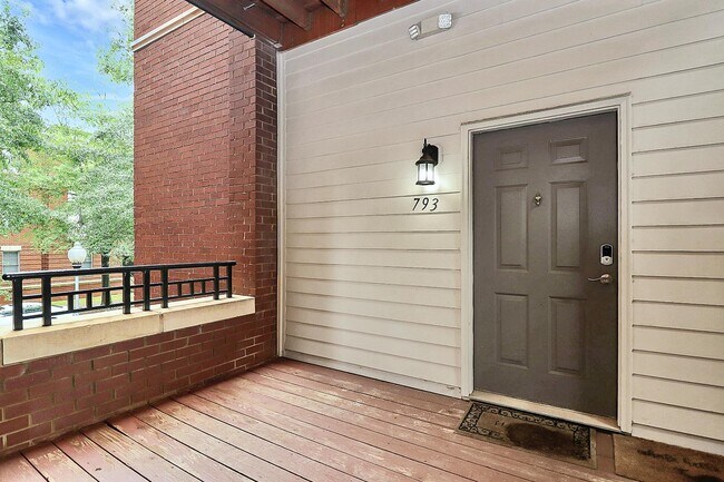 Building Photo - 793 Garden District Dr