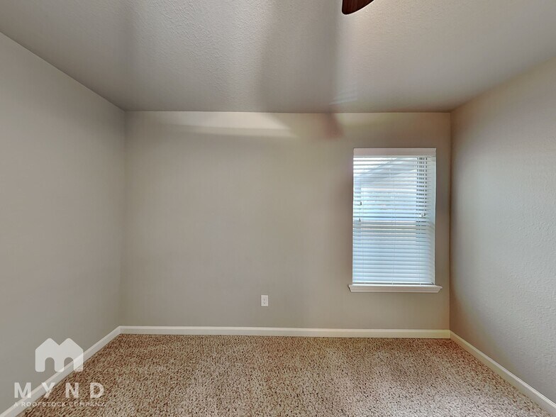 Building Photo - 113 Earnhardt Cir