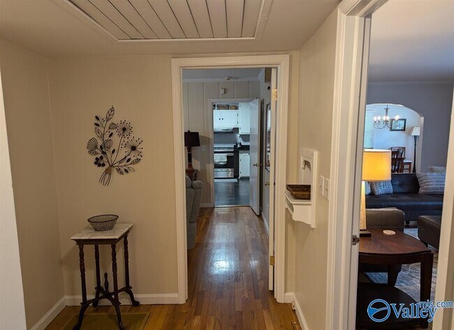 Building Photo - 2222 Matthews St SE