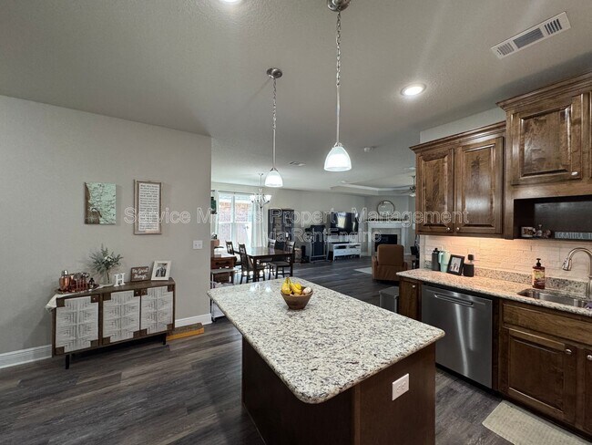 Building Photo - 5337 Parkside Dr
