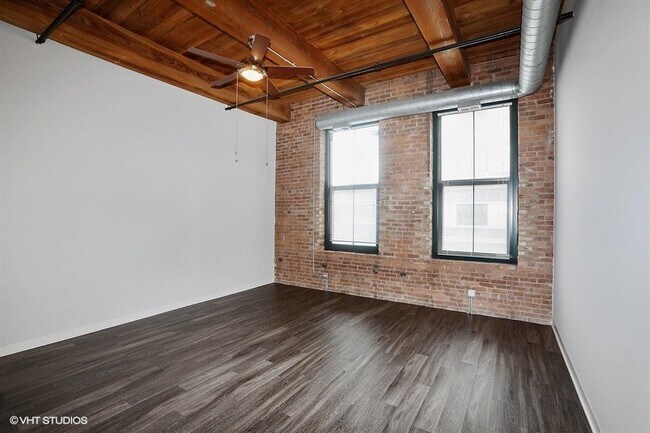 Building Photo - 1569 S State St