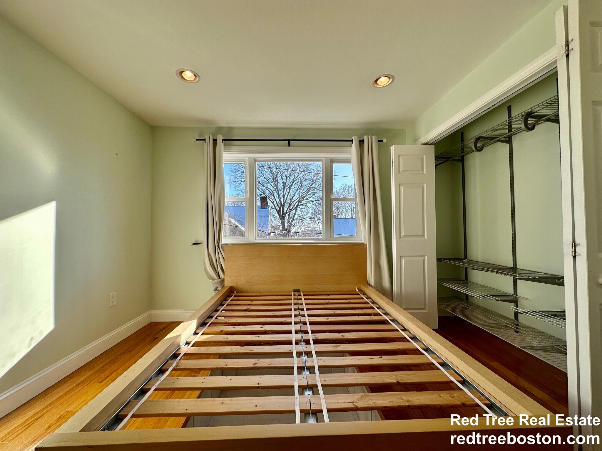 Building Photo - 62 Dunboy St