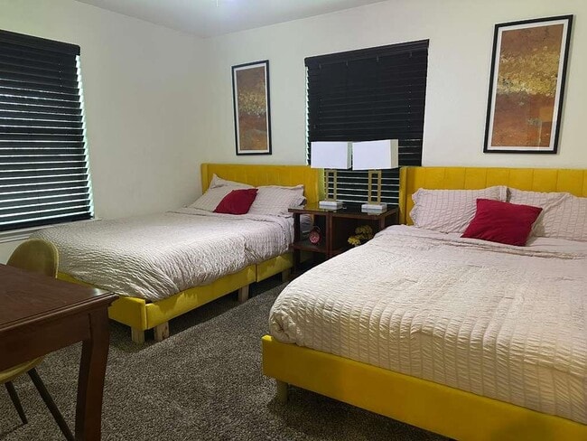 Building Photo - 108 Belaire Cir