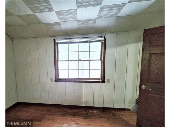 Building Photo - 823 Elm St