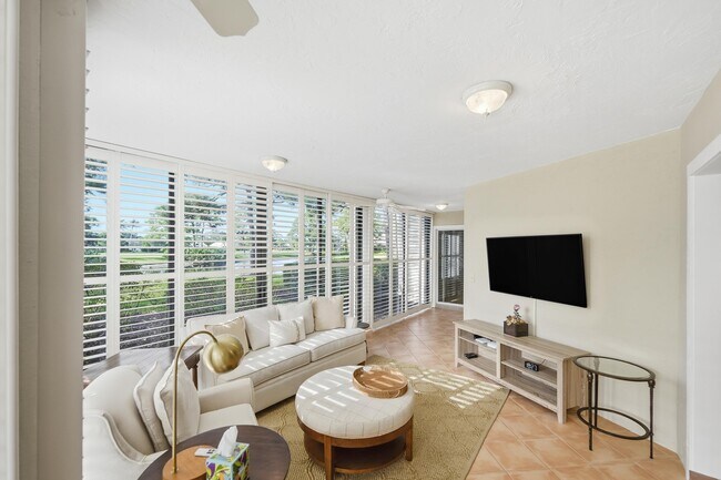 Building Photo - 6404 SE Brandywine Ct