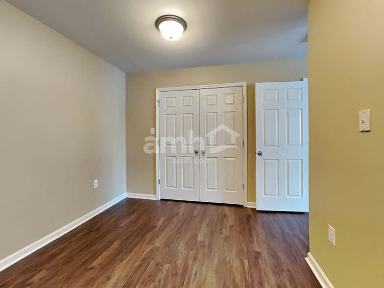 Building Photo - 71 Wolf Creek Ln