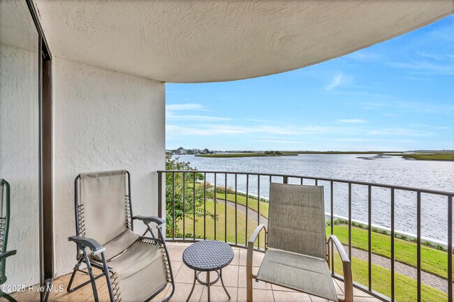 Building Photo - 322 Causeway Dr