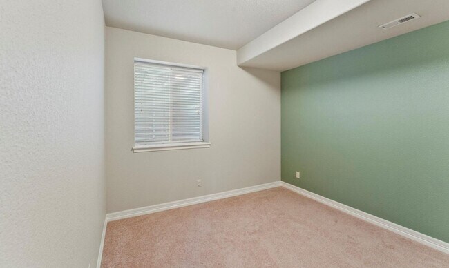 Building Photo - Cordera Home within walking to D20 Schools...
