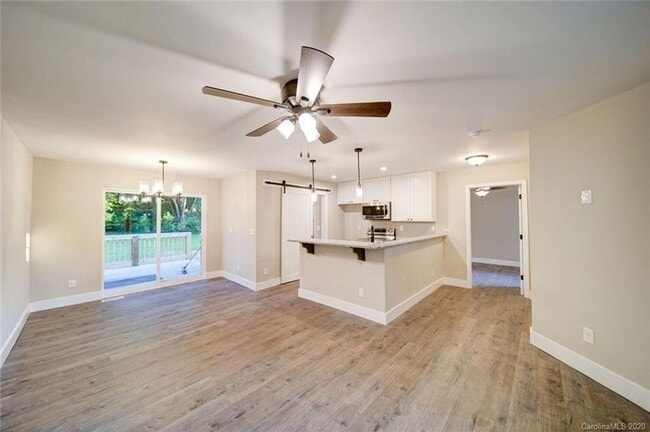 Building Photo - Remodeled 3 bedroom, 2 bath home