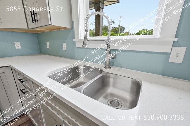 Building Photo - 5855 Congress St