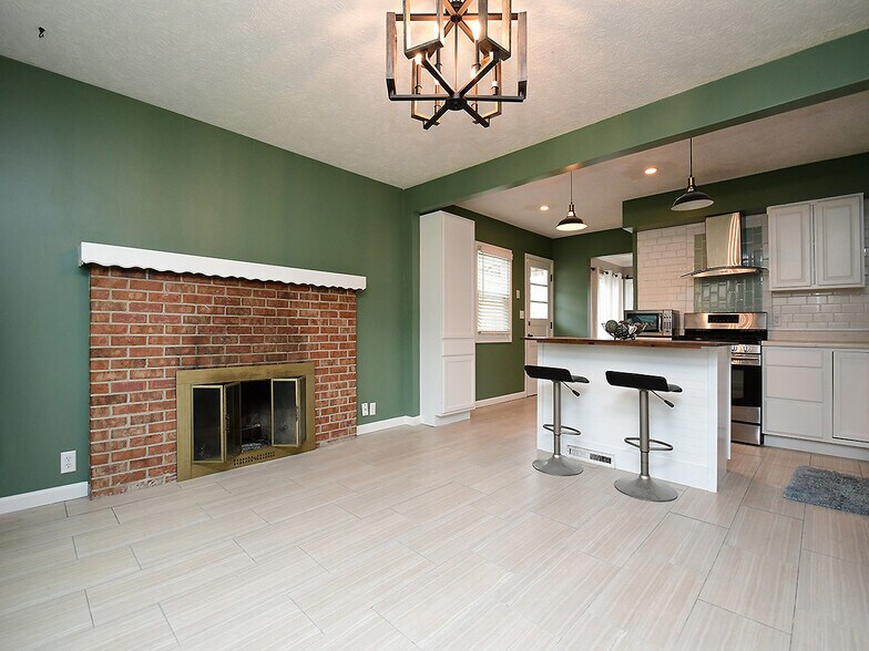 Building Photo - 6939 Binney St