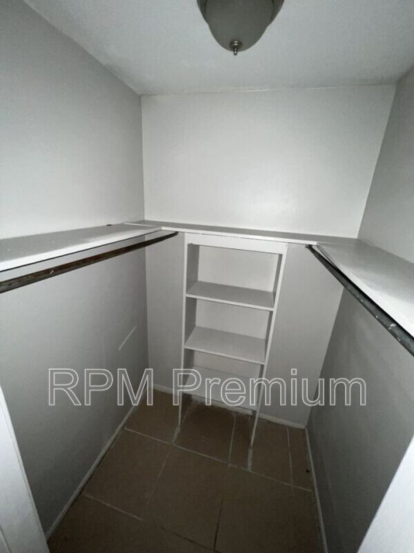 Building Photo - 5170 Weston