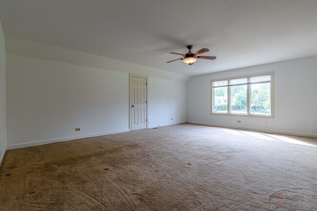Building Photo - 5420 Belmont Ct