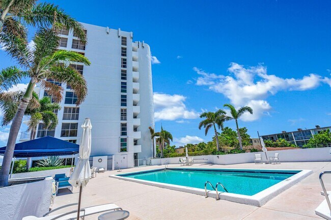 Pool - 3901 S Flagler Dr