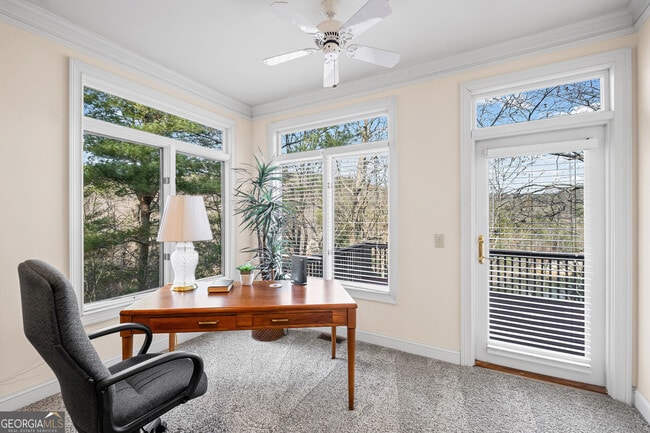 Building Photo - 339 Willow Dr