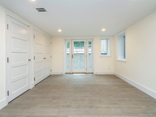 Building Photo - 29 Birch St