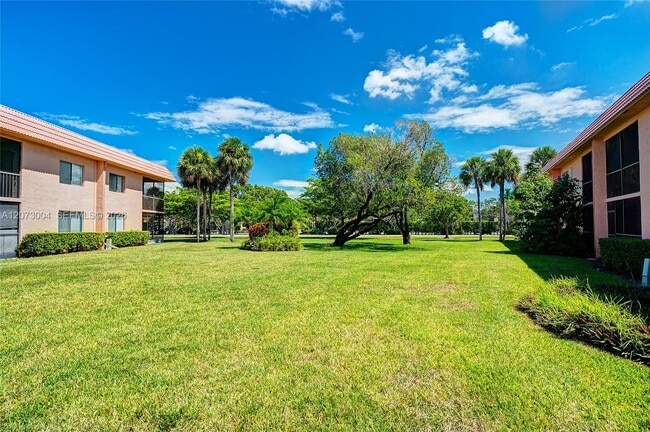 Building Photo - 231 Lakeview Dr