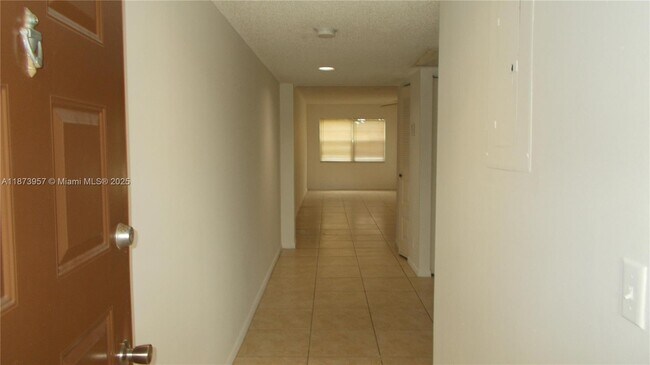 Building Photo - 1200 SW 125th Ave
