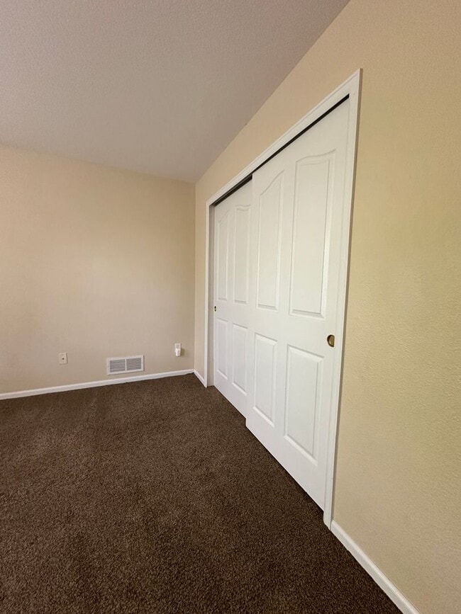 Building Photo - Beautiful 2BD/2.5BA Lafayette Home!