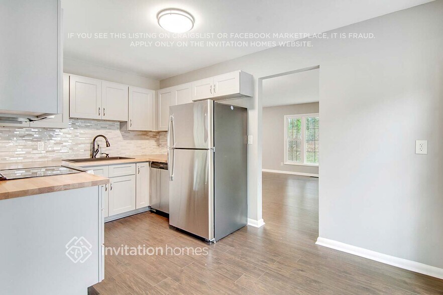 Building Photo - 1100 Chatham Ln
