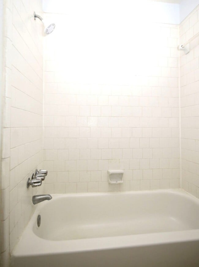 Building Photo - 13611 Ravensway Dr