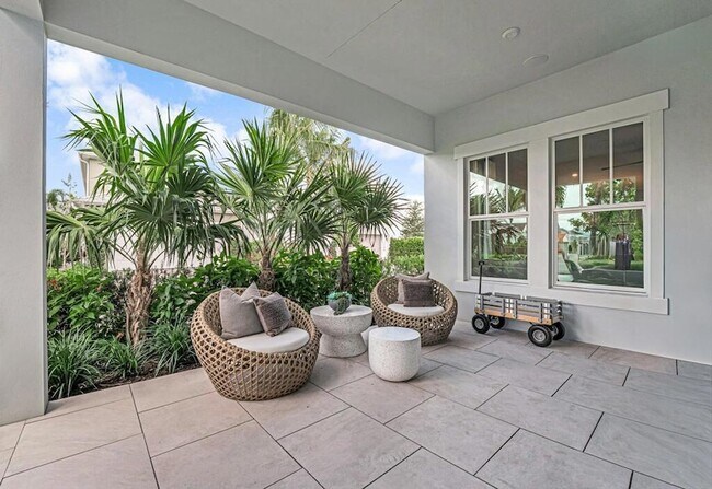 Building Photo - 925 SW Pr Ave