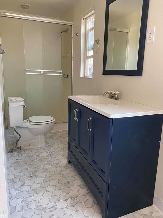 Building Photo - Beautiful 1BR/1BTH Downtown Sacramento