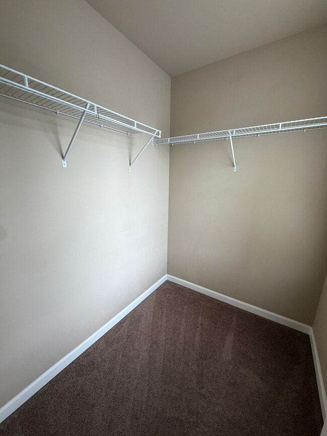 Building Photo - 1415 Grindstone Dr SE