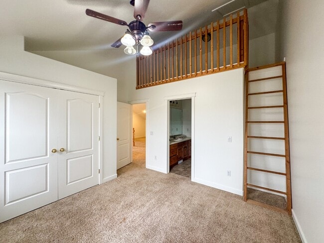 Building Photo - 1040 N 130 W