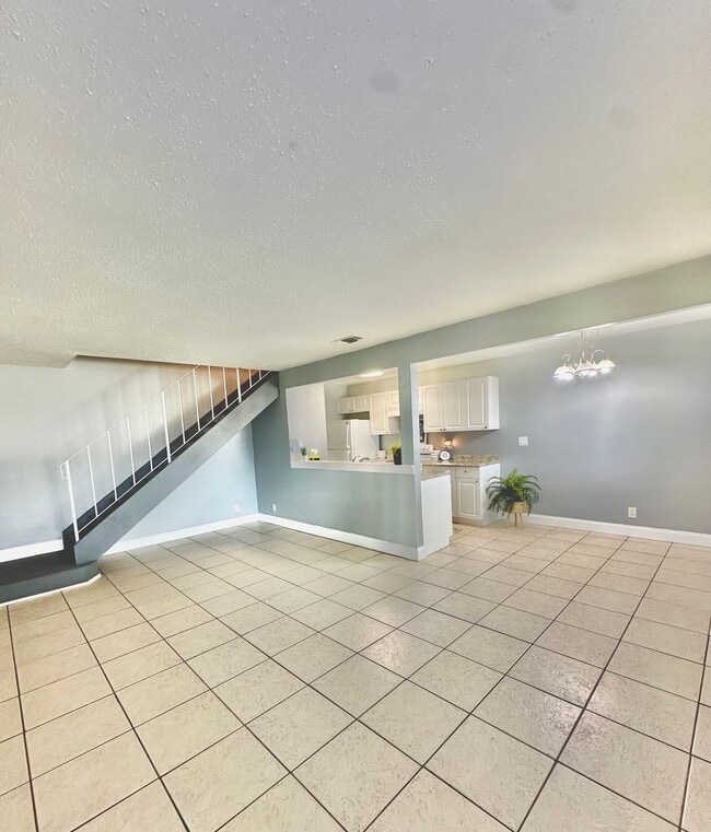 Building Photo - Now Leasing: 2-Bedroom Home with Garage & ...
