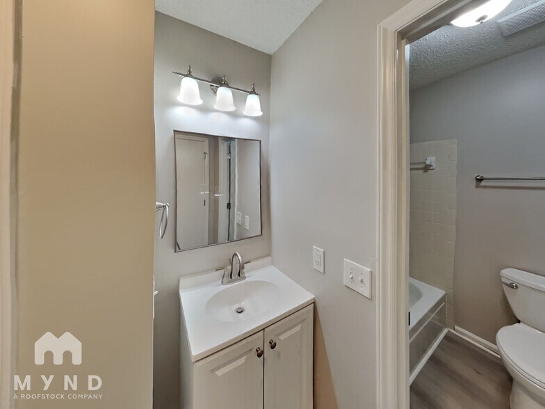 Building Photo - 4920 Harri Ann Dr
