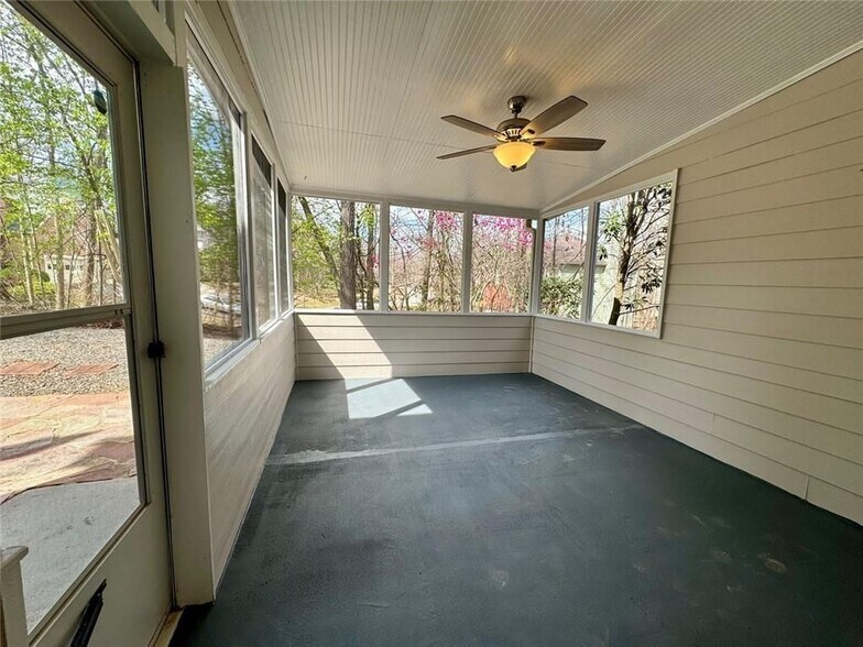 Building Photo - 2662 Pierce Brennen Ct NE